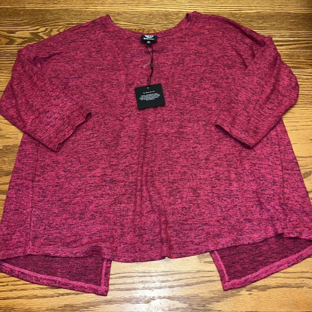 Bobeau Women's Size M Round Neck 3/4 Sleeve Soft Open Flyaway Back Top Red NWT